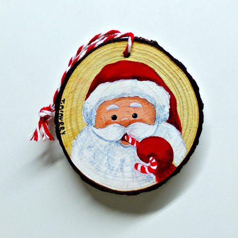 Hand Painted Christmas Ornaments Wooden Wood Slices, Wood Slice Ornament Ideas, Wood Slice Christmas, Cabin Farmhouse, Painted Santa, Wreath Ornament, Santa Candy, Wooden Santa, Wooden Christmas Tree