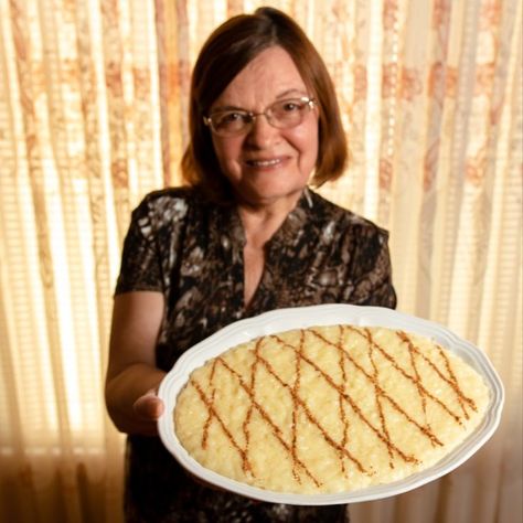 Portuguese rice pudding prepared by grandmother Rosa. Portuguese Rice Pudding Recipe, Portuguese Sweet Rice Recipe, Sweet Rice Recipe Easy, Portuguese Baking, Portuguese Sweet Rice, Portuguese Rice Pudding, Sweet Rice Recipe, Portuguese Rice, Portugal Recipes