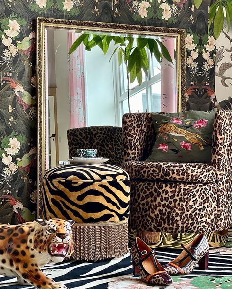 American artist and designer Tony Duquette was a champion of animal print décor, with leopard and cheetah often influencing his flamboyant… | Instagram Wendy Morrison, Flamboyant Style, Neutral Animal Print, Tony Duquette, Animal Print Decor, Mood Food, Neutral Shades, American Artists, Simple Patterns