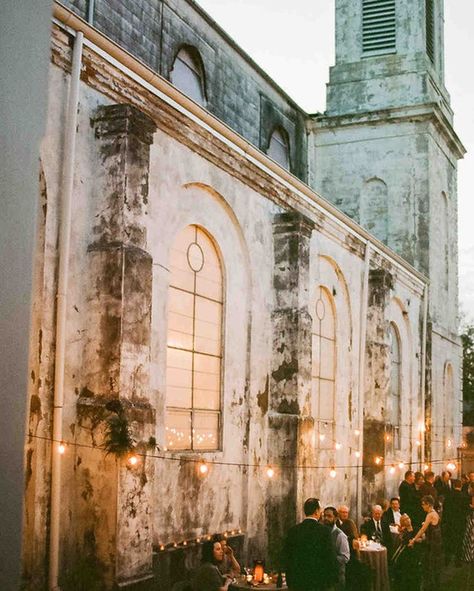 Photo: Arte De Vie Wedding Venues Louisiana, Southern Gothic Wedding, Historic House Wedding, October Elopement, Elegant Southern Wedding, Louisiana Wedding Venues, New Orleans House, Downtown New Orleans, Event Planning Decorations