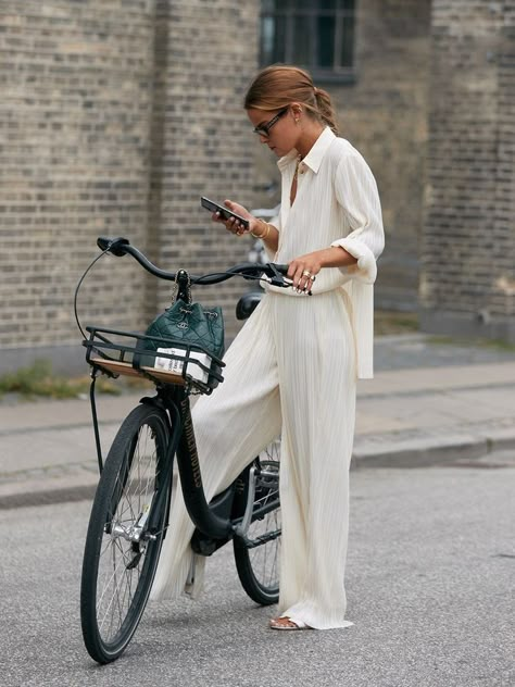 Copenhagen Fashion Week Street Style, Cycle Chic, Jada Pinkett Smith, בר מצווה, Copenhagen Style, Copenhagen Fashion Week, Streetstyle Fashion, Looks Street Style, Street Style Trends