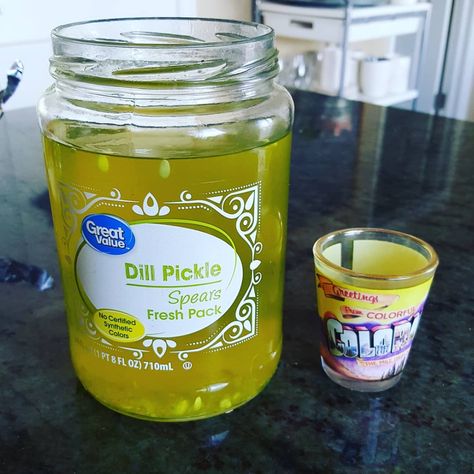 We all know pickle juice is a magical elixir, but instead of staring at the jar and deciding to drink it, why not try these 15 other uses for pickle juice? Dill Pickle Juice Uses, Dill Pickle Juice Recipe, Juice Remedies, Uses For Pickle Juice, Pickle Juice Shots, Pickle Juice Recipe, Pickle Juice Benefits, Pickle Juice Uses, Dill Pickle Juice