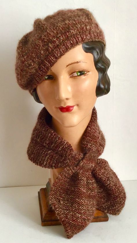 1930s Crochet Hat Pattern, Vintage Crochet Scarf, 40s Accessories, 1940s Scarf, 1940s Women, Scarf Knots, Patterned Scarves, Scarf Knitting Patterns, Vintage Scarf