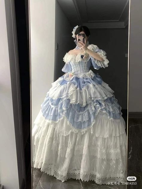 Blue Victorian Dress, Victorian Ball Gowns, Fairytale Wedding Dress, No Relationship, Old Fashion Dresses, Old Dresses, Pretty Prom Dresses, Fairytale Dress, Princess Outfits