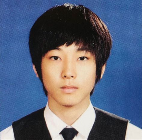 Wonwoo Predebut, Jeon Wonwoo, The Moon Is Beautiful, Pre Debut, Mug Shots, My Happy Place, Yearbook, Happy Places, Seventeen