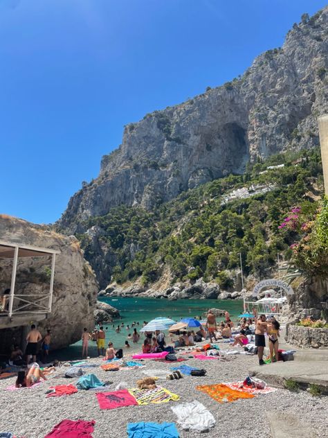 Capris Italy, Capri Italy Aesthetic, Capri Aesthetic, Capri Beach, Beach In Italy, Coastal Italy, Italy Capri, Italian Beach, Italy Beach