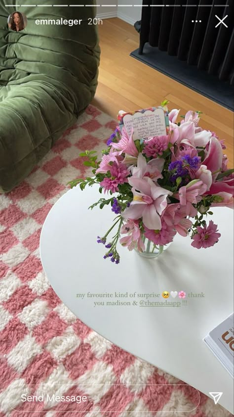 Story Captions, Luxury Flower Bouquets, Cute Instagram Captions, Flowers Instagram, Boquette Flowers, Bouquet Gift, Nature Instagram, Instagram Inspiration Posts, Danish Pastel