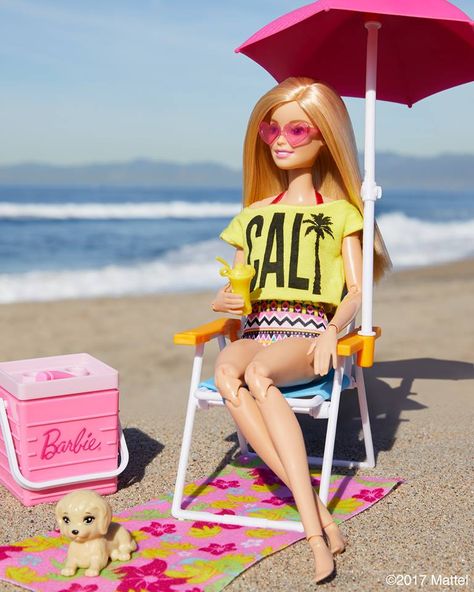 Barbie Picnic, Barbie Tumblr, Barbies Pics, Barbie Summer, Barbie Sets, Diy Barbie Clothes, Barbie Dolls Diy, Barbie Fashionista Dolls, Barbie Dress Fashion