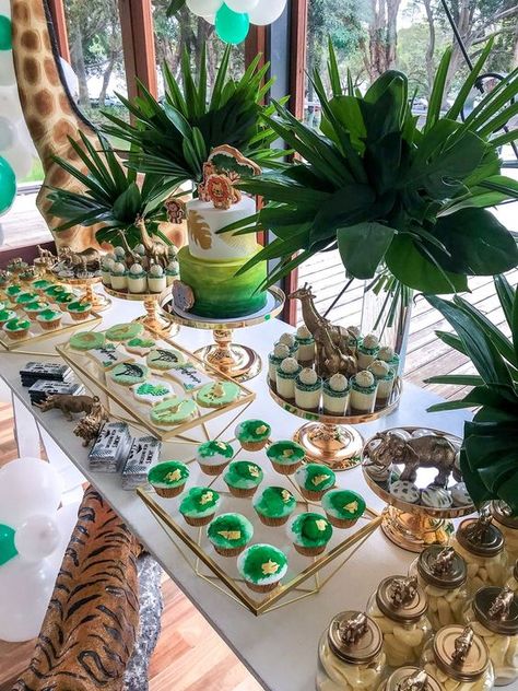 Baby Shower Boy Ideas, Safari Theme Birthday Party, Safari Baby Shower Decorations, Wild Baby Shower, Safari Birthday Party Decorations, Safari Baby Shower Boy, Hawaiian Baby Showers, Jungle Theme Birthday Party, Jungle Thema