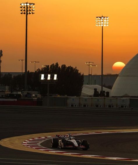 MoneyGram Haas F1 Team on Instagram: "YES to those sunset shots 😍🌇 #HaasF1 #F1Testing" Bahrain F1, Haas F1, F1 2023, Haas F1 Team, Mclaren F1, Lando Norris, Yellow Aesthetic, F1 Drivers, Vroom Vroom