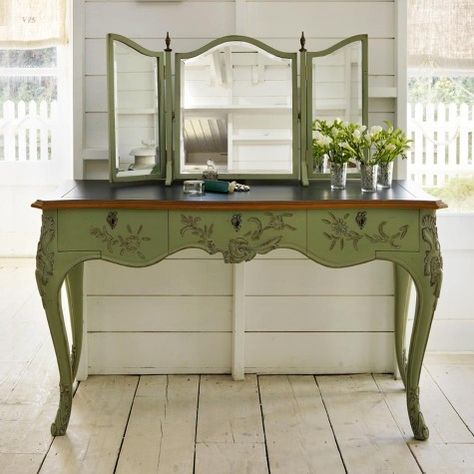 Floral Dressing Table Dressing Table Decor Ideas, Eclectic Bedroom Furniture, Painted Dressing Table, Glamour Room, Neat Furniture, Antique Dressing Table, Dressing Table Decor, Wooden Bedroom Furniture, Caracole Furniture