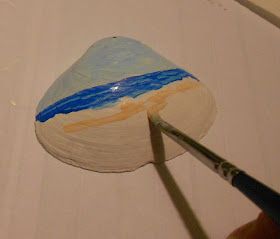 1022 Sea Shell Ave: The Process of Hand Painting Sea Shells Painting On Clam Shells, Painting On Seashells Ideas, Painted Sea Shells Ideas, Painting Sea Shells, Painted Seashells, Sea Shells Diy, Seashell Christmas Ornaments, Shell Painting, Wind Chimes Craft