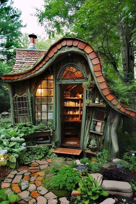 Hobbit Cottage, Quirky Garden, Hobbit Garden, Garden Shed Ideas, Shed Construction, Shed Ideas, Cheap Sheds, Witch Cottage, Storybook Cottage