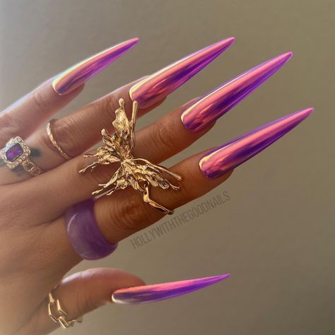 #nails #nailart #nailsofinstagram #manicure #nailsoftheday #gelnails #beauty #u #nailsart #nail #nailsdesign #nailsonfleek #naildesign #acrylicnails #nailtech #nailstagram #naildesigns #instanails #nailstyle #nailsnailsnails #nailartist #nailpolish #nailinspo #nailswag #inspire #love #gelpolish #unhas #gel #glitternails Pink Chrome Stiletto Nails, Chrome Stiletto Nails, Gold Stiletto Nails, Nail Parlour, Artistic Nails, Acrylic Nails Stiletto, Stiletto Nails Short, Stilleto Nails Designs, Pink Chrome