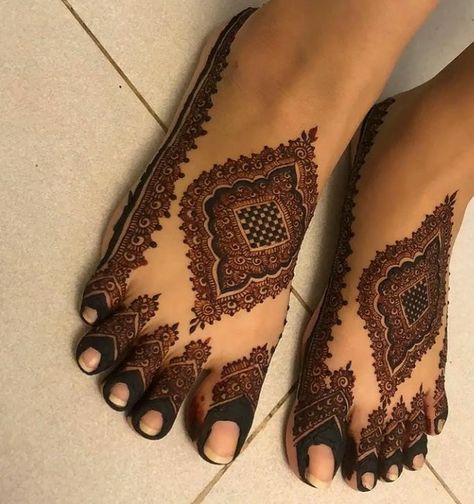 Mehndi On Foot, Bridal Mehndi Designs Foot, Foot Mehandi Designs Simple, Foot Design Mehndi, Foot Mendhi Designs, Mehndi For Foot, Foot Mehndi Designs Unique, Foot Mehandi Designs, Foot Mehndi Designs Simple