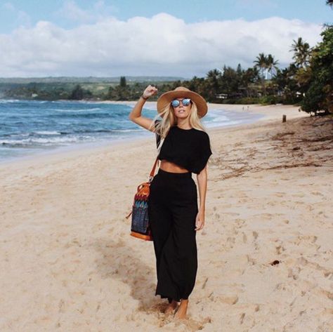 Look sofisticado para la playita Summer Evening Outfit, Vacay Outfits, Looks Black, Evening Outfits, Maxi Skirts, Wide Pants, Cute Summer Outfits, Vacation Outfits, Narnia