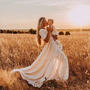 Dress For Elopement, Bohemian Maternity Dress, Sunset Maternity Photos, Cream Linen Dress, Boho Engagement Photos, Bohemian Maternity, Family Maternity Pictures, Boho Maternity Dress, Fam Photos