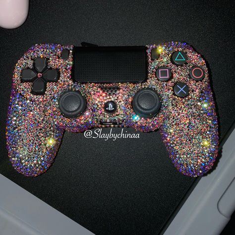 Bedazzled Things, Bedazzled Stuff, Ps4 Controller Custom, Glitter Photography, Bling Ideas, Bling Phone Cases, Rhinestone Projects, Rhinestone Crafts, Bling Crafts