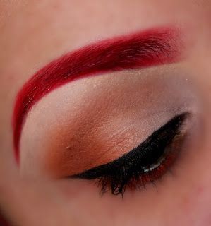 ‼️ FOLLOW @swaybreezy FOR MORE ❤️🧸 Red Eyebrow Makeup, Hair Color Dark Red, Red Eyebrow, Eye Bags Makeup, Red Eyebrows, Queen Of Hearts Makeup, Dye Eyebrows, Dark Red Hair Color, Red Eyeliner