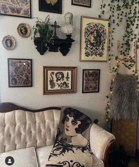 Goth Cottagecore Home Decor, Minimal Whimsigoth Decor, Gothic Cottage Bedroom, Spooky Maximalism, Dark Vintage Bedroom, Romantic Gothic Home Decor, Rooms Decoration, Girl In Red, Dark Home Decor