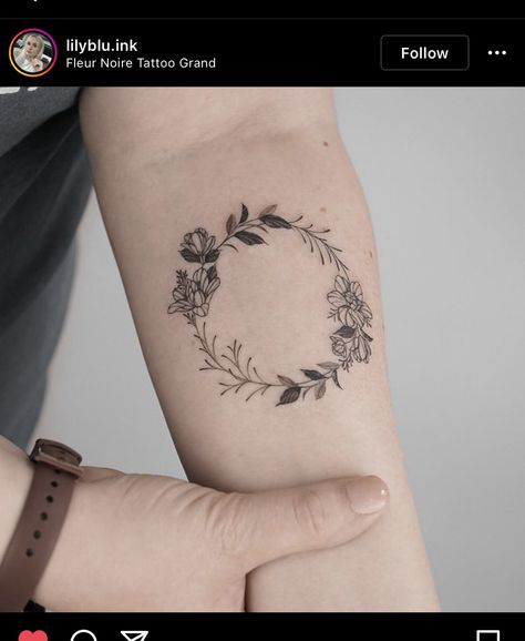 Circle Flower Tattoo, Flower Wreath Tattoo, Wreath Tattoo, Circle Tattoo, Flower Circle, Anemone Flower, Next Tattoo, Lavender Flowers, Flower Wreath