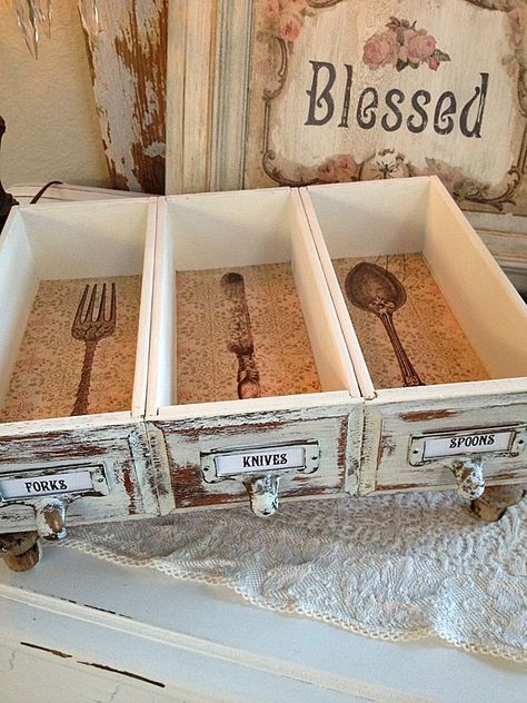 DIY Upcycled Drawers turned into utensil holder. What a fun project! Upcycled Drawers, Drawers Repurposed, Styl Shabby Chic, Diy Vintage Decor, Old Drawers, Vintage Drawers, Style Shabby Chic, Decor Shabby Chic, Graphics Fairy