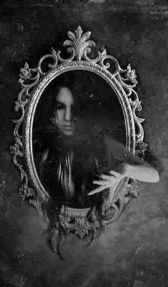 Portrait Surrealism, Shattered Mirror, Surreal Photography, Infrared Photography, Creepy Images, I'm Scared, Image Swag, Dark Arts, Dark Paradise