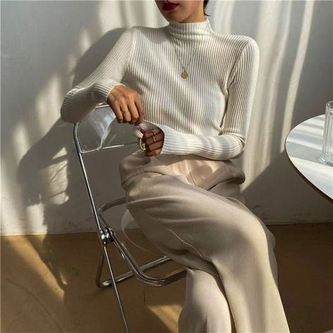 Turtleneck Women, Winter Turtleneck, Sweaters Knitted, Winter Outfits Aesthetic, White Turtleneck, Fashion Unique, Women Sweaters, Winter Sweater, Knitting Women Sweater