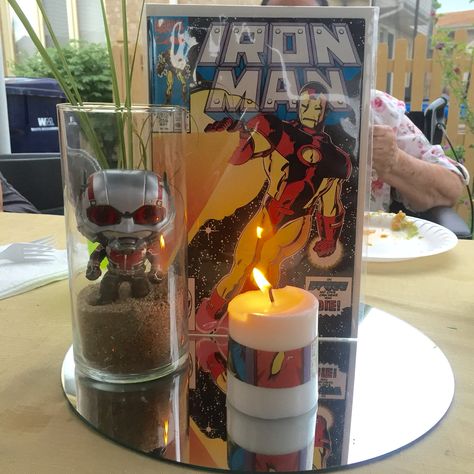 Comic themed party centerpiece. 1/4 Marvel Wedding Centerpieces, Marvel Centerpieces, Marvel Centerpiece Ideas, Marvel Wedding Ideas, Avenger Wedding, Wedding Marvel, Marvel Wedding Theme, Batman Wedding Theme, Comic Book Themed Wedding