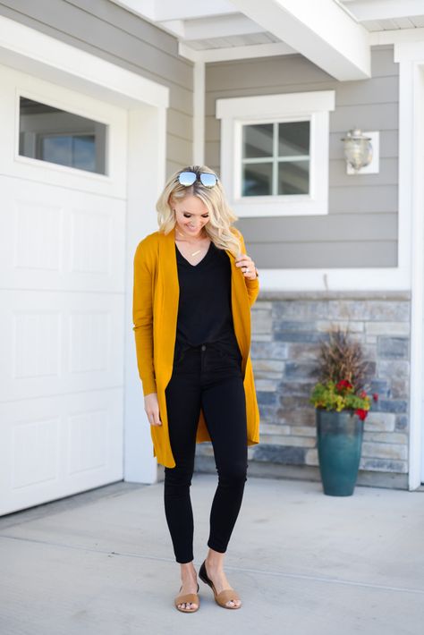 Mustard Jacket Outfit Fall, Mustard Top Outfit Fall, Long Mustard Cardigan Outfit, Yellow Blazer Outfits, Mustard Sweater Outfit, Mustard Cardigan Outfit, Yellow Cardigan Outfit, Yellow Blazer Outfit, Black Cardigan Outfit