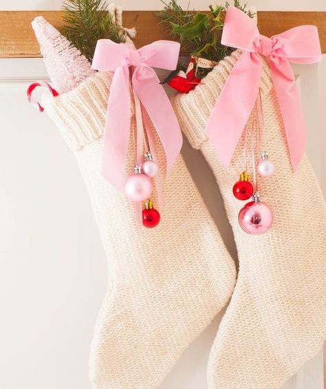 Fa la la la la 🎅🏼 Pink Christmas Stockings Ideas, Red And Pink Christmas Decor Diy, Pink Christmas House Decorations, Stockings With Bows, Red Pink Christmas Decor, Pink Christmas Bows, Pink Red Christmas Decor, Pink Stockings Christmas, Pink Red And White Christmas Decor