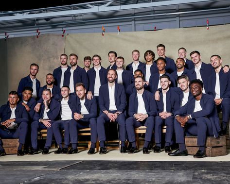 England Soccer Team, Soccer Team Photos, England Fc, Handsome Football Players, England National Football Team, 3 Lions, England Team, Madrid Football, Phil Foden