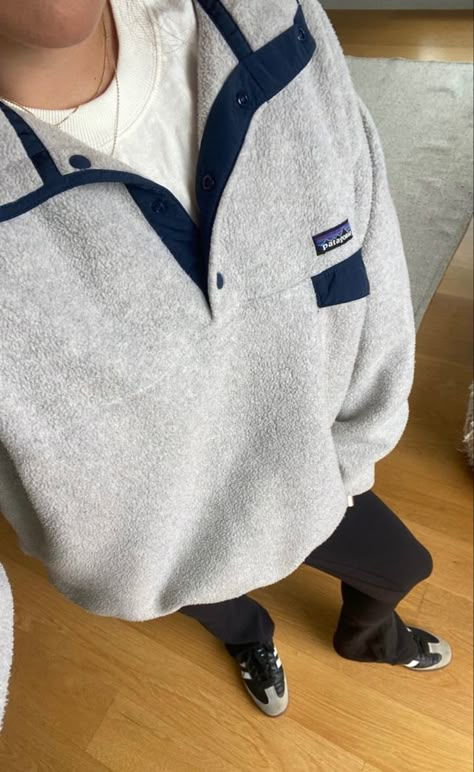 Fleece Women Outfit, Patagonia Tshirt Outfit, Patagonia Half Zip Outfit, Patagonia Sweater Outfit, Patagonia Outfit Women, Patagonia Pullover Outfit, Patagonia Fleece Outfit, Fleece Outfit Women, Fleece Aesthetic