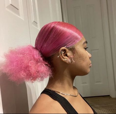 Pink Natural Hair Black Women, Black Girls Dyed Hair Ideas, Pink Hair Curly, High Ponytail Ideas, Pink Natural Hair, High Ponytail Hairstyle, Ponytail Ideas, Hair Stripes, Diy Hairstyle