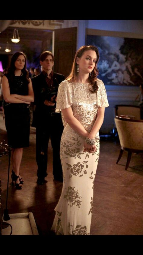 Blair Et Serena, Blair Fashion, Mode Gossip Girl, Estilo Blair Waldorf, Estilo Gossip Girl, Blair Waldorf Outfits, Blair Waldorf Gossip Girl, Dan Humphrey, Marchesa Gowns