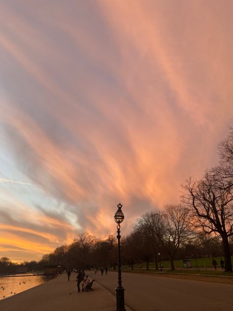 Park Aesthetic Sunset, Hyde Park Aesthetic, 2 Aesthetic, Park Aesthetic, Park Sunset, Worlds Collide, Aesthetic Sunset, Hyde Park, United Kingdom