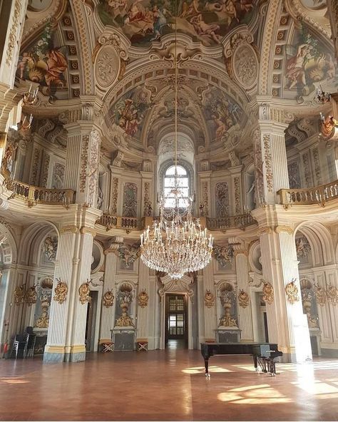 Royalty Core, Royal Core, Castle Aesthetic, Ceiling Art, Royalty Aesthetic, Royal Aesthetic, Baroque Architecture, Classical Architecture, Jolie Photo