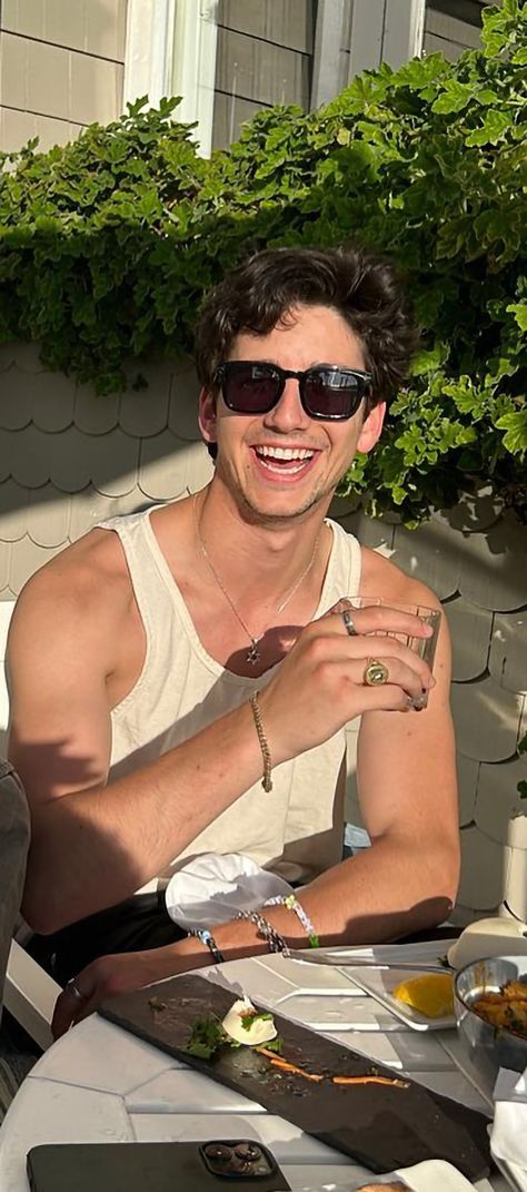 Milo Manheim 2023, Xolo Mariduena Photoshoot, Our Song Aesthetic, Celeb Crushes Guys, Milo Manheim Glasses, Tall Brunette Guys, Milo Manheim Aesthetic, Milo Manheim Boyfriend Material, Milo Manheim Wallpaper