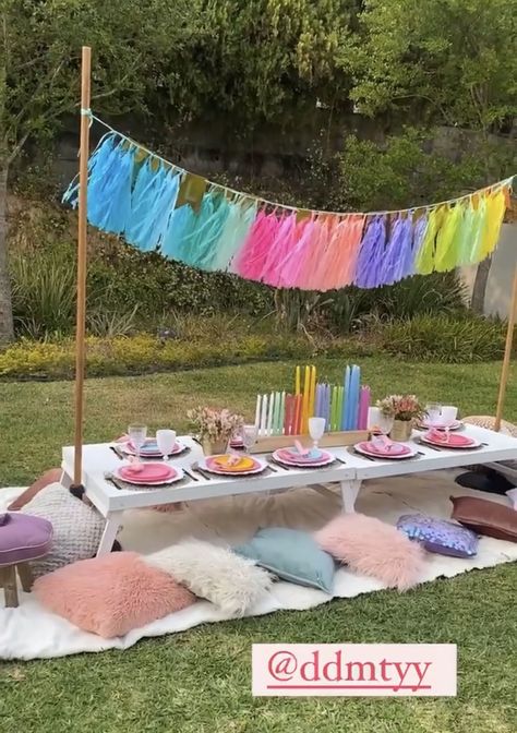 Pallet Picnic Party For Kids, Toddler Party Table, Toddler Garden Party, Tepee Party, Baby Birthday Party Food, Picnic Themed Parties, Toddler Garden, 20th Birthday Party, Outdoors Birthday Party