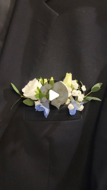 Pocket Boutonniere Tuxedo, Groomsmen Pocket Flowers, White Flower Pocket Boutonniere, Pocket Floral Boutonniere, Pocket Boutonniere Simple, Boutineer Pocket Square Diy, Pocket Square Boutonniere Diy, Boutonniere Pocket Square, Golf Boutonniere