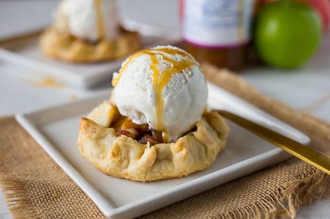 Apple Crostada, Marajuana Recipes, Apple Crostata, Bienenstich Recipe, Crostata Recipe, Apple Dessert Recipes, Mini Apple, No Sugar Foods, Apple Desserts