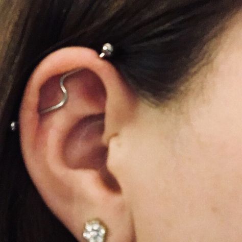 Industrial Piercing Cute, Next Piercing, Bar Industrial, Ear Bar, Industrial Earrings, Industrial Piercing Jewelry, Jingle Jangle, Ear Piercing Ideas, Cool Ear Piercings