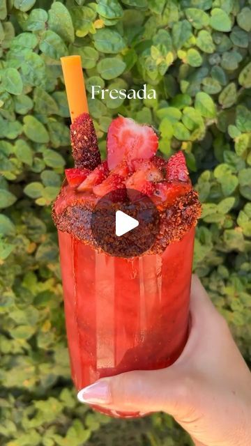 Maria Guzman on Instagram: "Fresada 🍓INGREDIENTES: fresas congeladas, fresas naturales, jugo de limón, Tajín, azúcar si lo desea, chamoy, chamoy para escarchar.  #fresas #fresada #fresasconchamoy #picafresa" Mexican Inspiration, Snack Shop, Mexican Dishes, Snacks, Drinks, On Instagram, Instagram