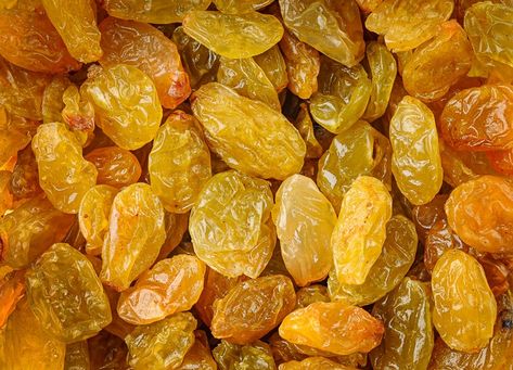 Close up stock photo of golden raisins for butter tarts Apricot Fruitcake, Raisin Filled Cookies, Canadian Butter Tarts, Molasses Bread, Raisin Scones, Holiday Recipies, Puffed Wheat, Apricot Cake, Butter Tart