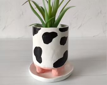 Alfiggery - Etsy Unique Pots For Plants, Cow Pot, Clay Plant Pots, Pots For Plants, Painted Pots Diy, Diy Air Dry Clay, Sculpture Art Clay, Pot Vase, Air Dry Clay Projects