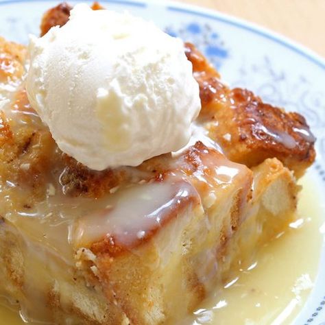 White Chocolate Bread Pudding with White Chocolate Sauce - Cakescottage Apple Pie Bread Pudding Recipe, Unique Thanksgiving Desserts, Apple Pie Bread Pudding, Cranberry Bread Pudding, Apple Pie Bread, Bread Pudding With Apples, Homemade Apple Pie Filling, Chocolate Bread Pudding, Thanksgiving Desserts Easy