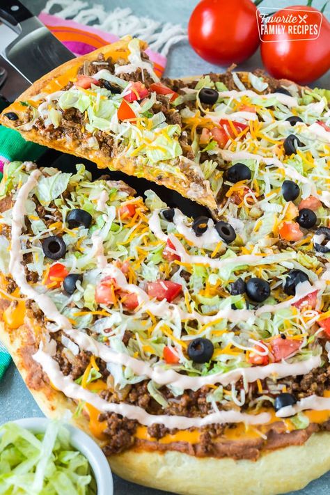 Good Pizza Recipes, Double Crust Pizza, Meat Lovers Pizza Tacos, Cold Taco Pizza, Mealtrain Ideas, Taco Pizza With Pizza Crust, Taco Pizza Sauce, Mexican Flatbread Pizza, Homemade Taco Pizza Recipes