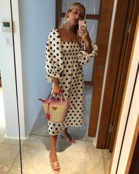 Sleeper on Instagram: “Sometimes you just need a selfie💥 Beautiful @harleyvnewton and her “Atlanta” Linen dress in Polka Dot.” Chique Outfits, Moda Chic, Cute Summer Dresses, Looks Chic, Summer Trends, Fashion 2020, On Vacation, Polka Dot Dress, Dot Dress