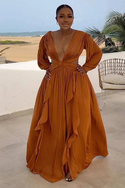 Deep V Neck Backless Cross Long Puffy Sleeve Cutout All Over Pleated Flowy Maxi Dresses Style Africain, Flowy Maxi Dress, Looks Black, Classy Casual Outfits, Look Chic, Deep V Neck, Classy Outfits, Maxi Dresses, Chic Outfits