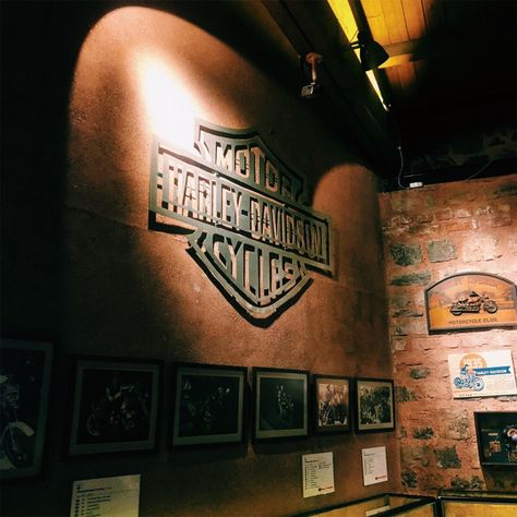 Biker Core Aesthetic, Harley Core Aesthetic, Vintage Harley Davidson Aesthetic, Harley Core, Bree Core, Harley Davidson Aesthetic, Belle Starr, Biker Bar, Harley Davidson Museum